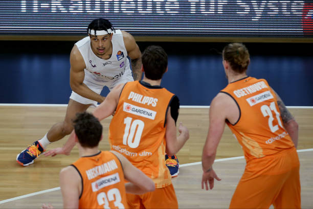 边路的直接 边路的直接