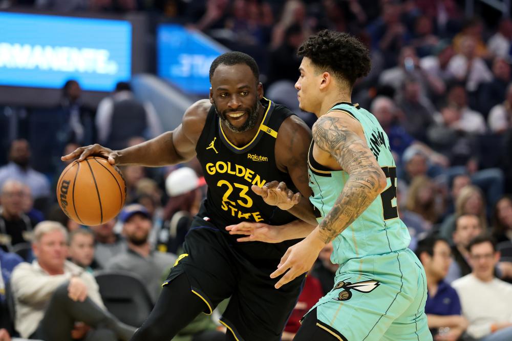 球员接连受 球员接连受